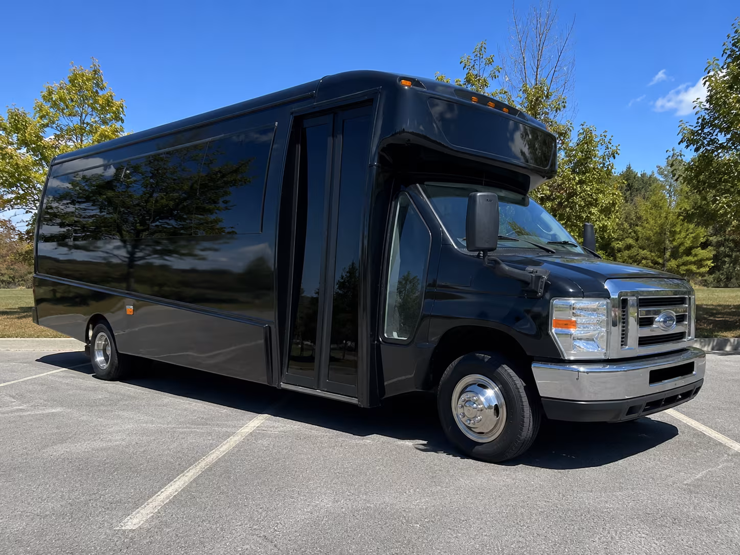 Seattle Airport Shuttle & Transportation party bus exterior