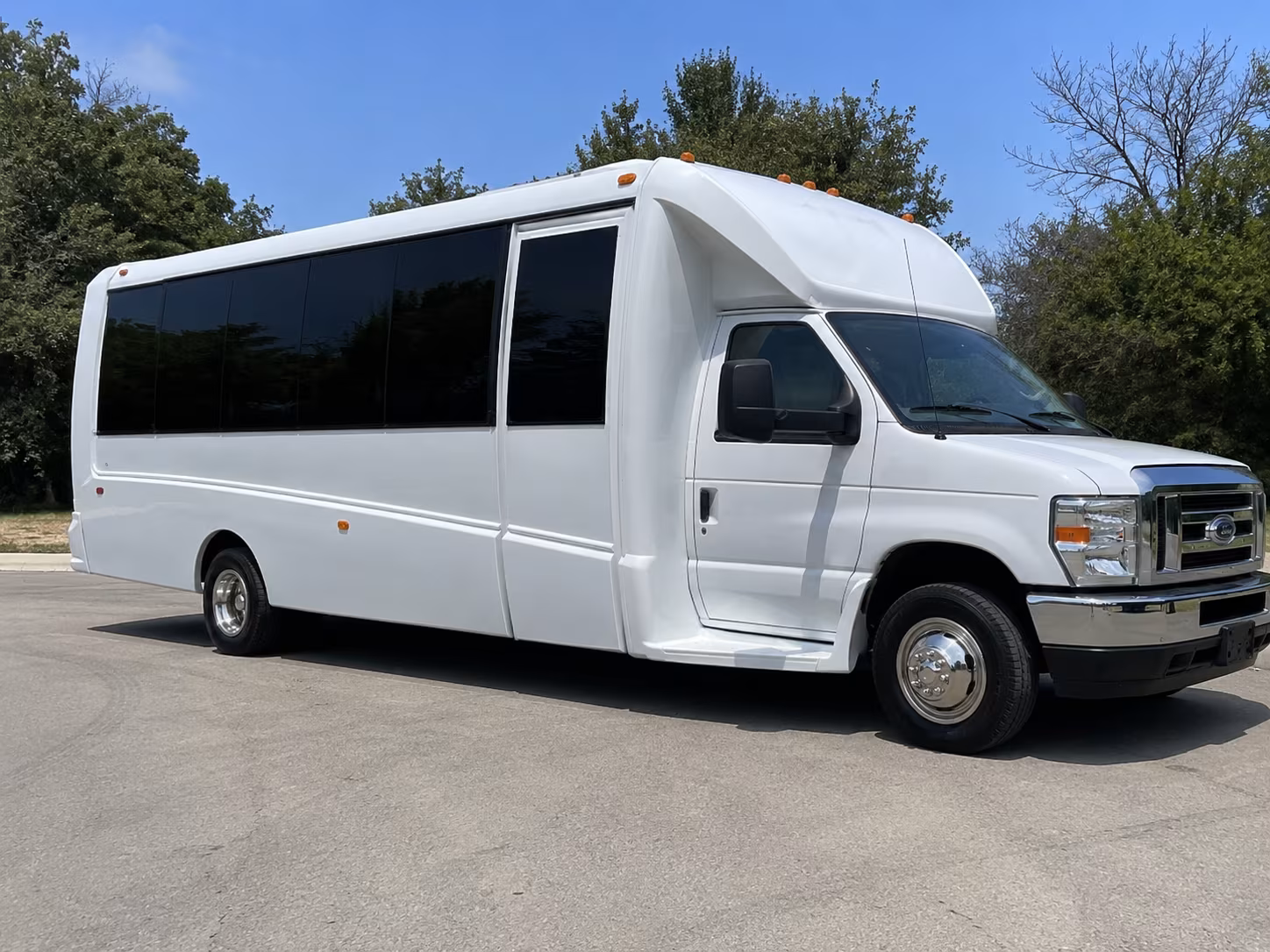 Seattle Birthday, Sweet 16, & Quinceañera Transportation party bus interior